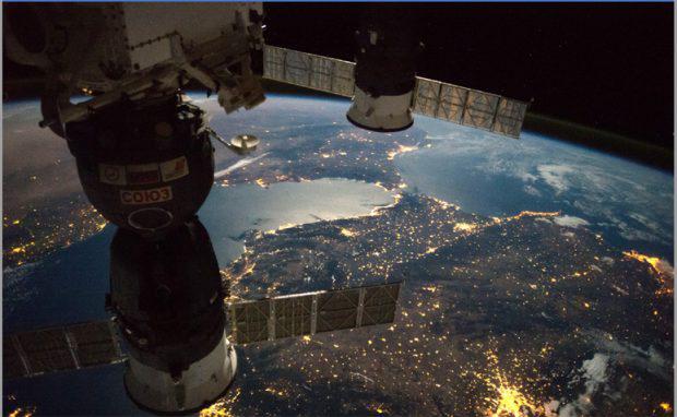 contaminación-lumínica-desde-el-espacio-620x382