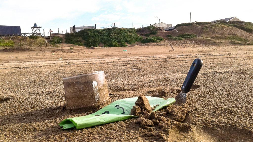 Plastico-en-Playa-Mar-del-Plata-1024x576