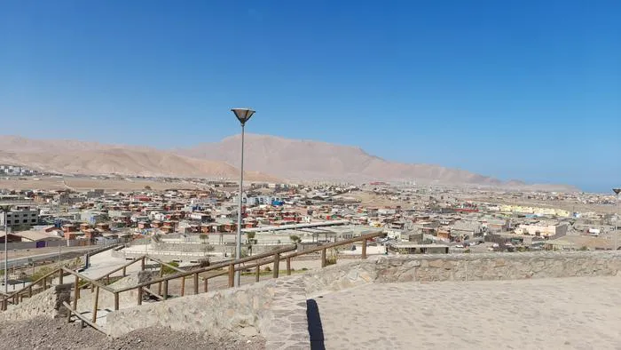 Vista panorámica de Alto Hospicio ubicado en el desierto de Atacama