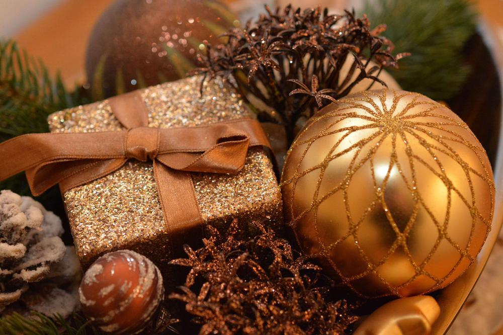 christmas-balls-g5f0e39f50_1920